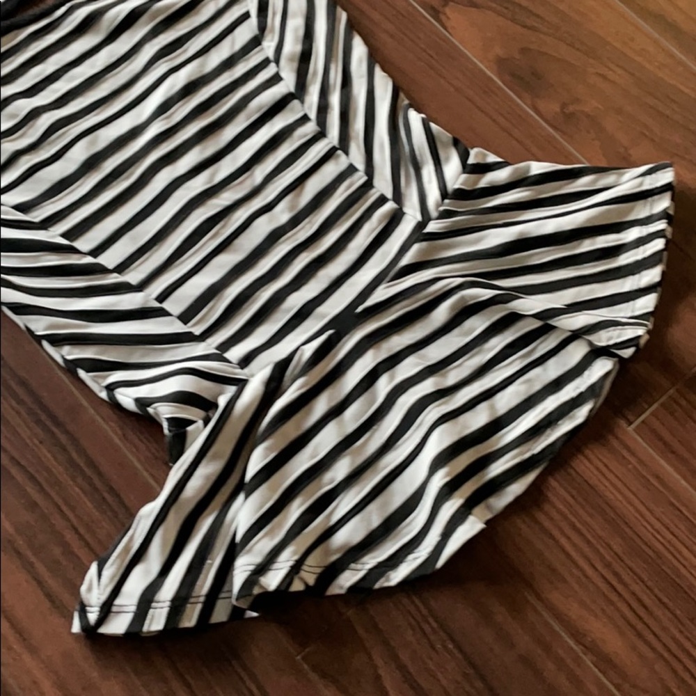 Striped Peblum Top - Picture 2 of 9